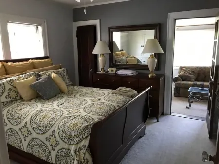 5 BR Bethesda House 5 Beds