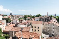 VILLA GALLA Big house on the best location of old town Split,420m2 hotel comfort