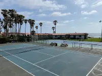 Cozy condo 2 minutes from the beach at a tennis resort gated community