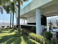 Pier 57 Penthouse 703 - Great Ocean Views & Location, Rooftop Infinity Pool Hotels in Emiliano Zapata