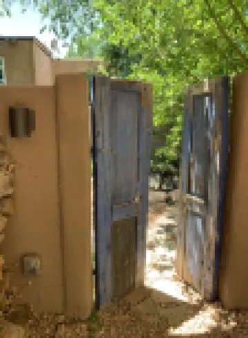 Luxurious and sanitized Studio, original adobe walls, wood floor, real sanctuary