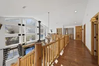 Spacious, Luxury, Picturesque "Mountain High Manor"- Ski Resort Town! Hotels in Wrightwood