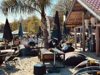 Cosy Chalet with Jacuzzi, 50 Metres from a Beautiful Swimming Lake Hotels in Erm