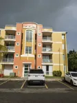 Sunny 2-bedroom condo by the beach