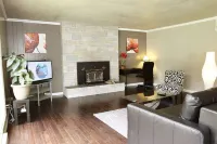 Creek and Ocean Estate - Spacious Living Space - Stay close to Nature