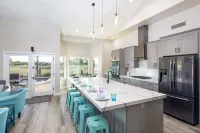 Golf View, Prime Area, Heated Pool, Spa, Fun Game Room, Putting Green, and More