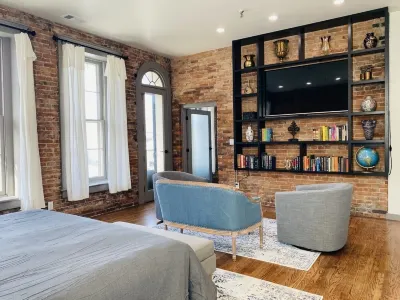 3 Bed, 3 Bath Loft in Downtown Louisville! Amazing River Views! Private Deck!