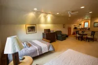 Cozy Mountain Studio close to Bigfork, Flathead Lake, Swan Lake