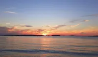 Panoramic view, large deck, ground floor apartment, walk to subway and beach