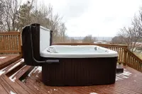 Golfers and Beach Goers Look No Further *(New Hot Tub)*