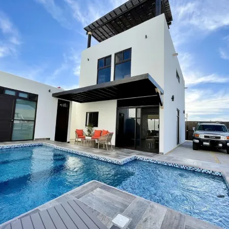 Enjoy 360 degree views from the eagle's nest and roof garden