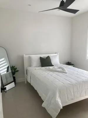 Modern, Cozy , 3 Bed - 2 Bath Tropical  Escape 스펜디드 쇼핑센터 주변 호텔