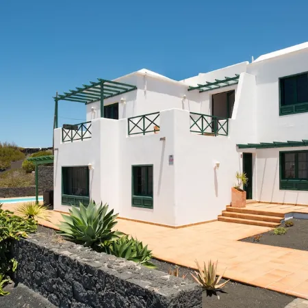 Luxury villa, swimming pool, sea views, A/C, BBQ, WIFI,