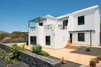 Luxury villa, swimming pool, sea views, A/C, BBQ, WIFI,