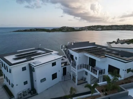 Casa De Petrus-All Three Villas with Basketball & Pickleball Court