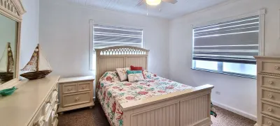 "Steps Away" 3-bedroom house with Kayak & Paddle board, just steps to the beach