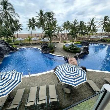 Luxury Beachfront Condo 3bd/3.5ba in the Heart of Jacó