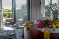 Awesome 2 BDR apartment, safe, clean, WiFi, and only  steps from the beach.