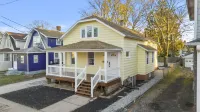 Modern 4 Bedroom Beach House: Ideal for Families & Long Stays Отели рядом с достопримечательностью «Йель Запад Кампус»