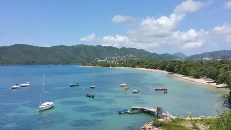 Charming creole villa comfort swimming pool wi fi only 300 m from the beach.