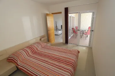 Beachfront Holiday Apartment, Only 50 Meters From The Beach, Free unlimitedWIFI*