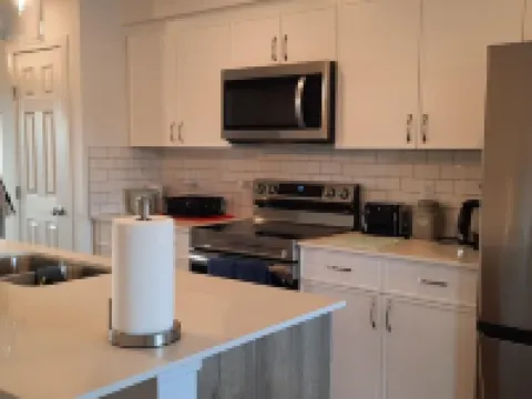 Home in Fort Saskatchewan 薩斯喀徹温堡酒店