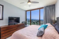 Ocean Views, Outdoor Dining, Beach Club, Wifi, Dog friendly,