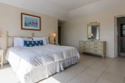 Clairfont, Jobson's Cove / Warwick Long Bay/ Horseshoe Beach -  APARTMENT 6 Hotels near Delta Island
