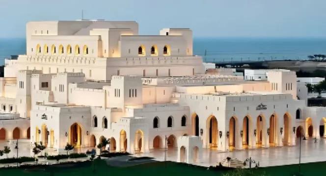 High Residency - Beachfront Well Furnished & Spacious Apartment Hotels in 