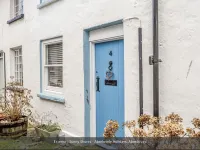 4 Evans Terrace Beautiful Cottage in the heart of Aberdovey! Free parking permit Hotels in Aberdyfi