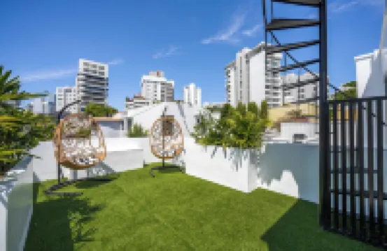 Lux 6-bed villa with WiFi, generator and AC in enchanting San Juan, Puerto Rico