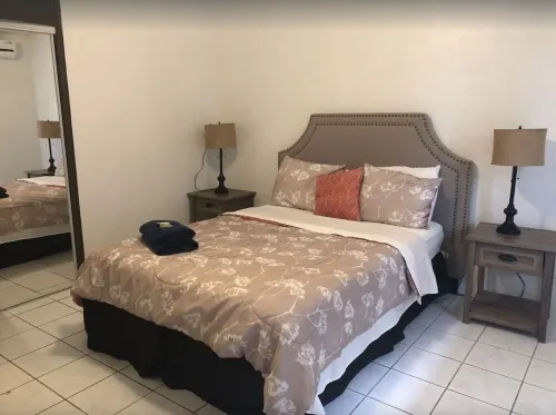 Free WiFi Free PARKING Free Cable-The BEST 2 Bedrm 1 Ba unit near grocery store! Hotels in Sinajana