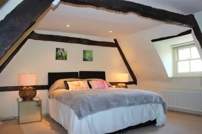 Grade 1 Listed Historic Home Close to Burghley & Shops. Hotels near The Riverside Fish Bar & Restaurant
