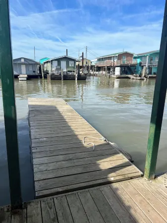 Stay and experience some of the best fishing and duck hunting in the world. Отели в г. Плакеминс Пэриш