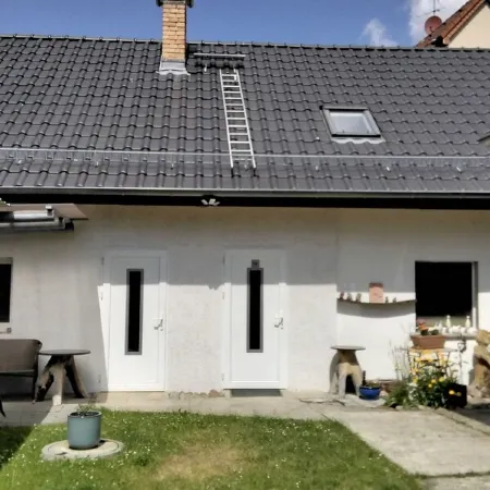 Charming guest house by the lake<br>