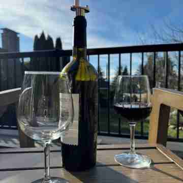 LUXURY COTTAGE IN DAVIS BAY, BC. Others