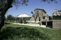 Farmhouse Tenuta Roccaccia Le Strade Bianche附近的飯店