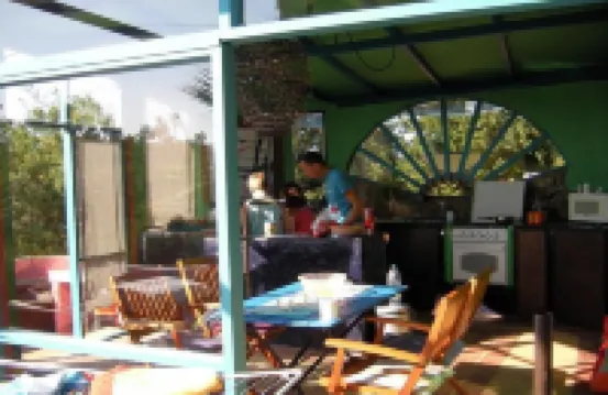 Casa do Teatro colourful, Holiday home, pool, WiFi, TV, air-cond., near the sea