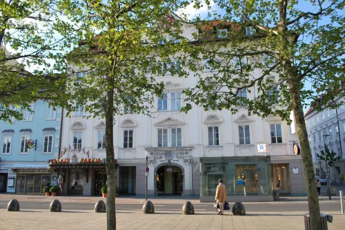Hotel Palais Porcia - parcheggio