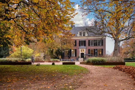 Stayokay Hostel Utrecht - Bunnik Отели рядом с достопримечательностью «Fort bij Vechten»