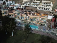 Golden Beach n 12, Top Floor Apartment with Private Roof Terrace by El Sirocco فنادق في Lomo Quiebre