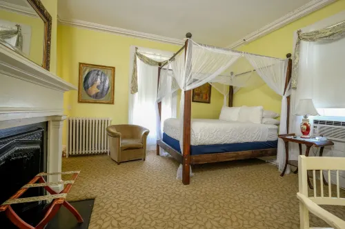 Yankee Peddler Inn