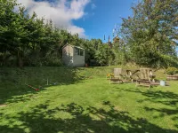 Preacher's Cottage Hotels in Newtown