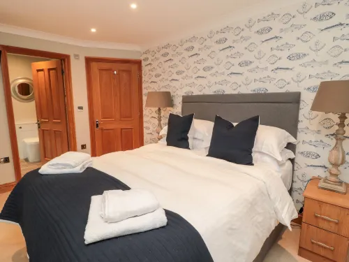 2 Apple Tree Hotels in Seahouses