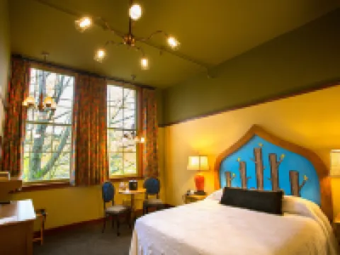 McMenamins Anderson School Hotels in Bothell