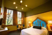 McMenamins Anderson School Hotels in Bothell