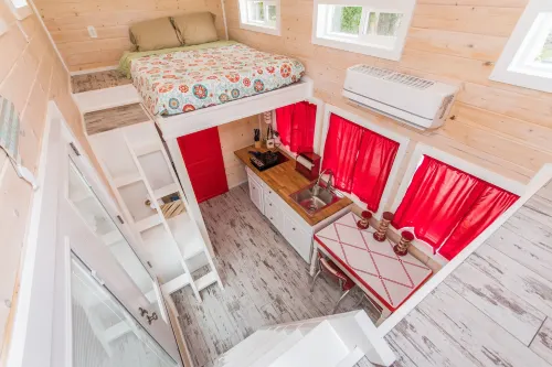 Tiny House Siesta Hotels in Osprey