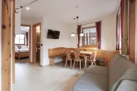 Chalet Tyrolian Apartments - by Familiaris Hotels in Valdaora