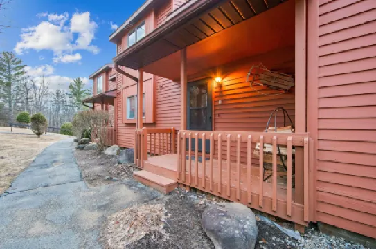 Hudson 76i - A Stylish Mountain Retreat 2 Bedroom Townhouse by The Summit at Gore Mountain