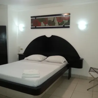 Hotel Pension Corona Hotel dekat Afro-Antillian Museum